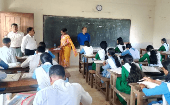 খালিয়াজুড়িতে ভিন্ন আঙ্গিকে এসএসসি পরীক্ষা: সিসি ক্যামেরায় চলছে পর্যবেক্ষণ