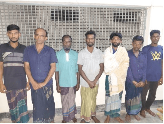 খালিয়াজুরীতে সাত জুয়ারি আটক